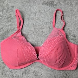 Victorias Secret Women's Pink Lace Bra 36D Lace Plunge Underwire Push Up